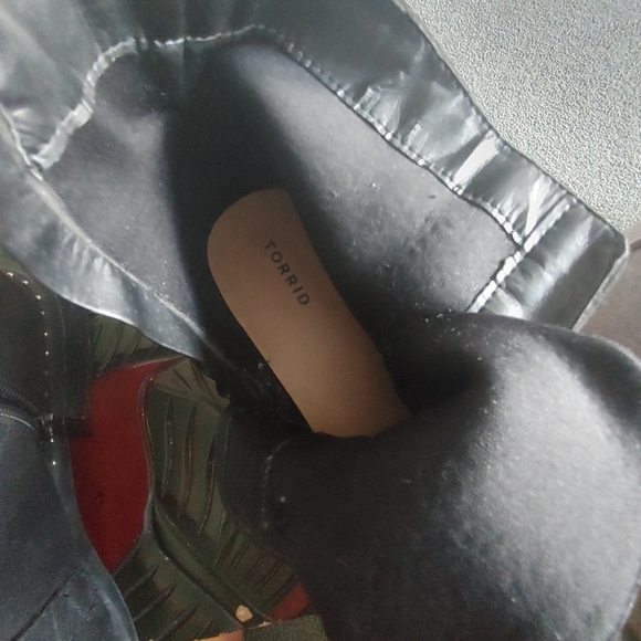Torrid size 9 Black Buckle Boots w/flat heel - Picture 5 of 6